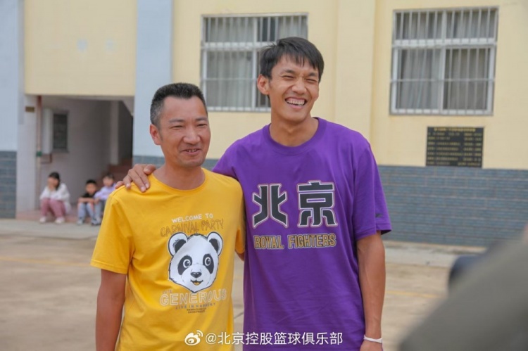 那一封信的故事還在延續(xù) 矣進(jìn)宏母校的師生們來(lái)到北京了！