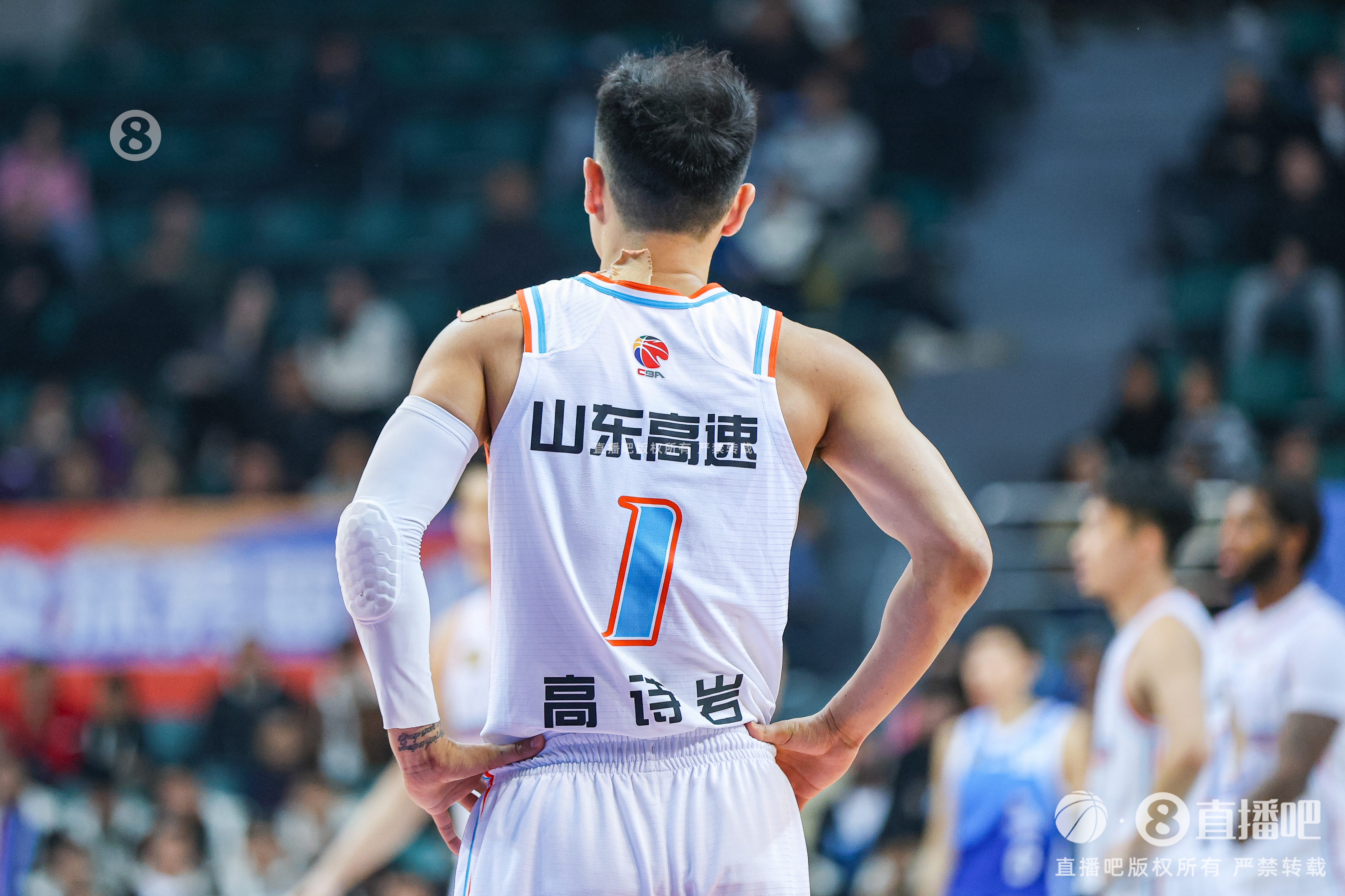 慢熱！首節(jié)山東落后四川1分 全隊(duì)首發(fā)5人單節(jié)合計(jì)僅拿到3分