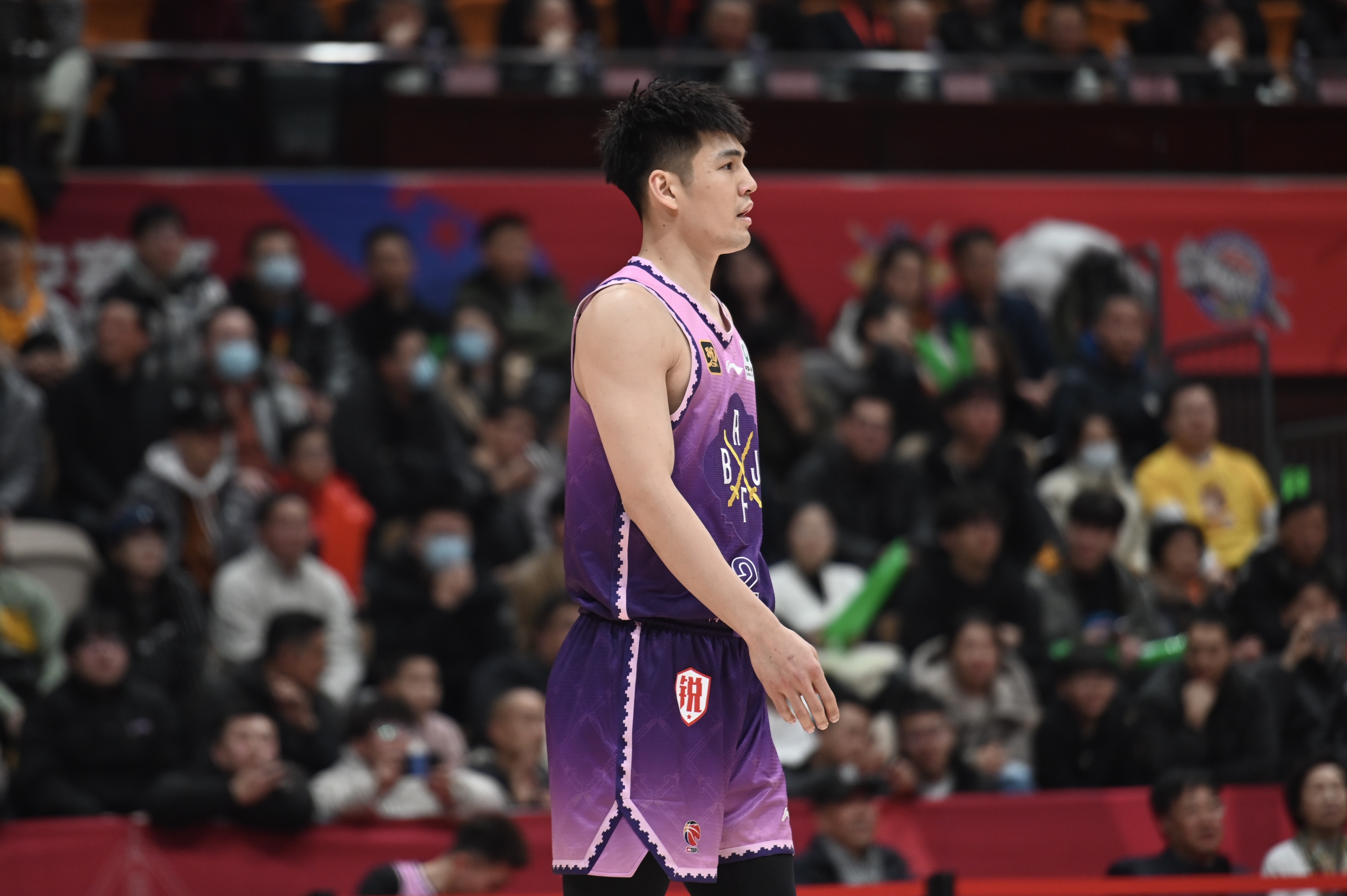 表現(xiàn)可以！陳國豪8中5拿到13分3板1斷